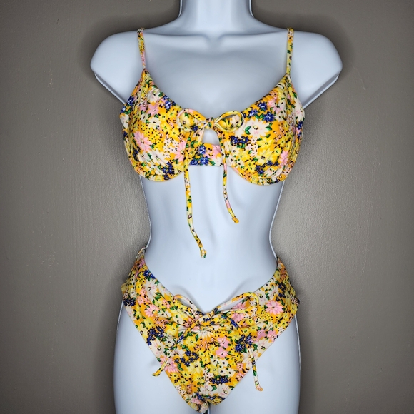 TIME AND TRU Yellow Floral Bikini Set Size: M (8-10) EUC - Picture 3 of 12